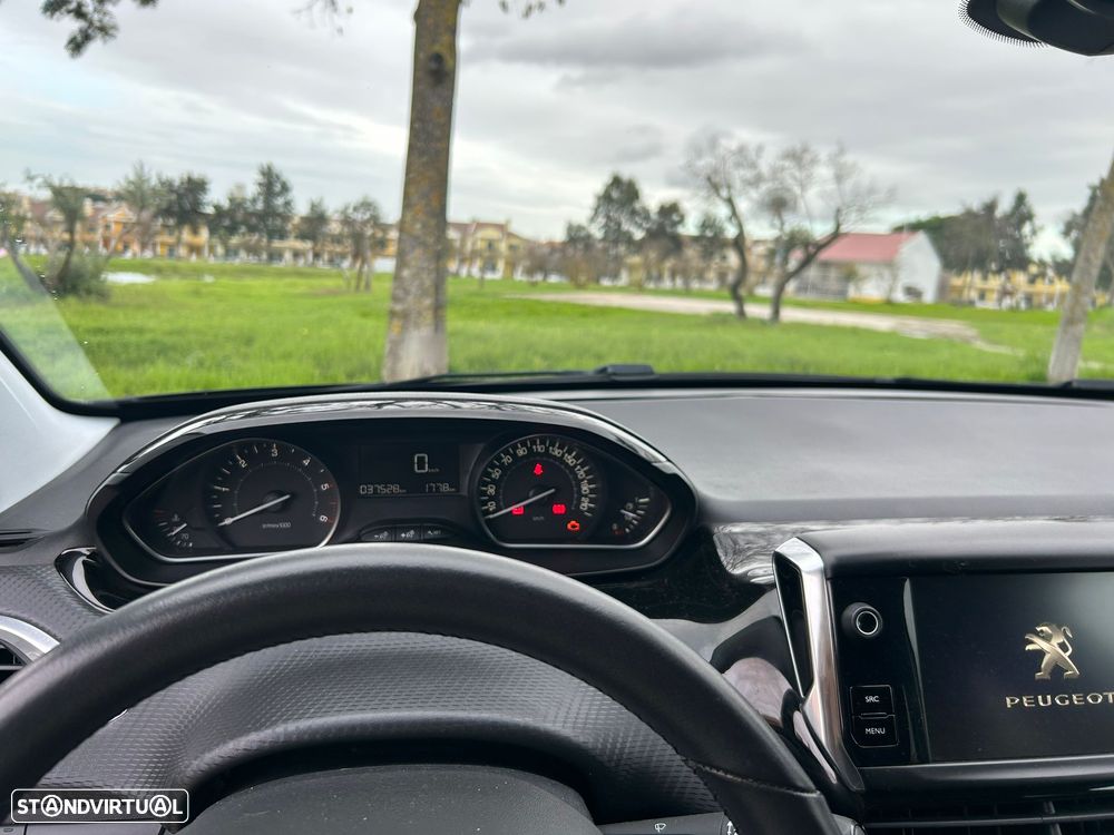 Peugeot 208 1.5 BlueHDi Signature - 12