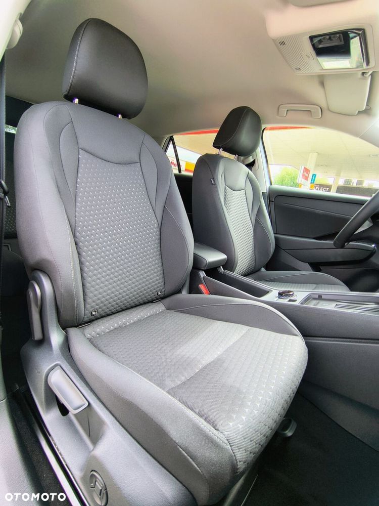 Volkswagen T-Roc 1.5 eTSI Life DSG - 10