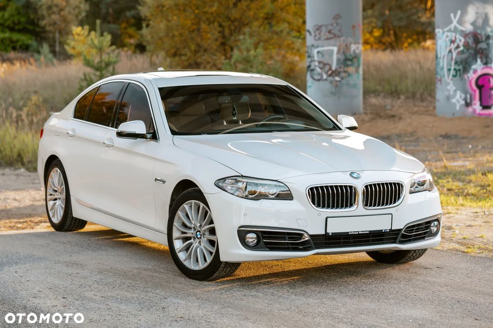 BMW Seria 5 528i xDrive Luxury Line - 1