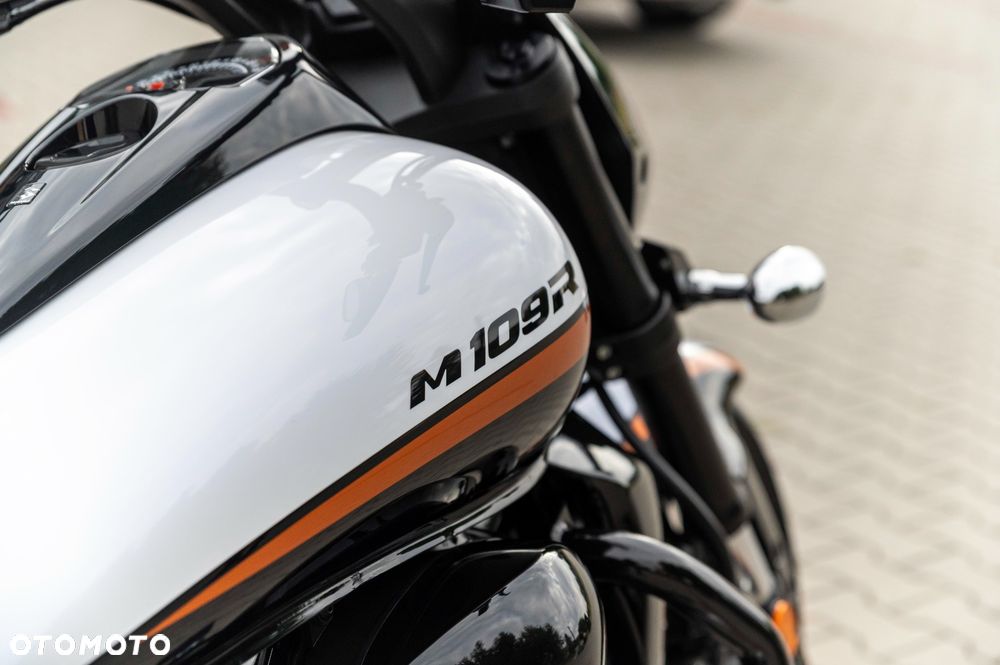 Suzuki Boulevard - 29
