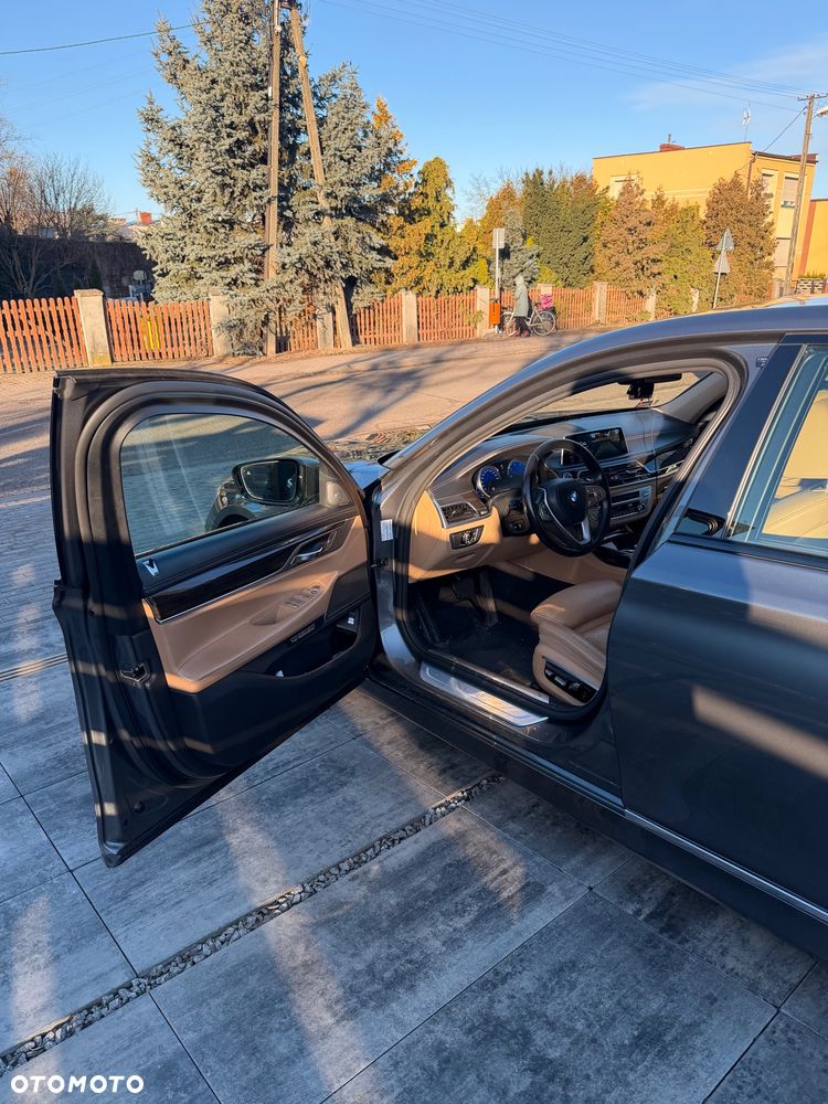 BMW Seria 7 740d xDrive - 4