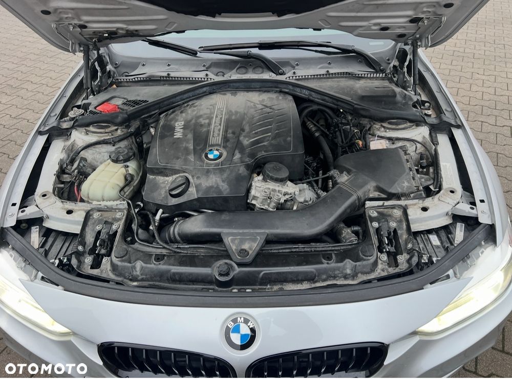 BMW Seria 3 335i Sport-Aut Luxury Line - 20