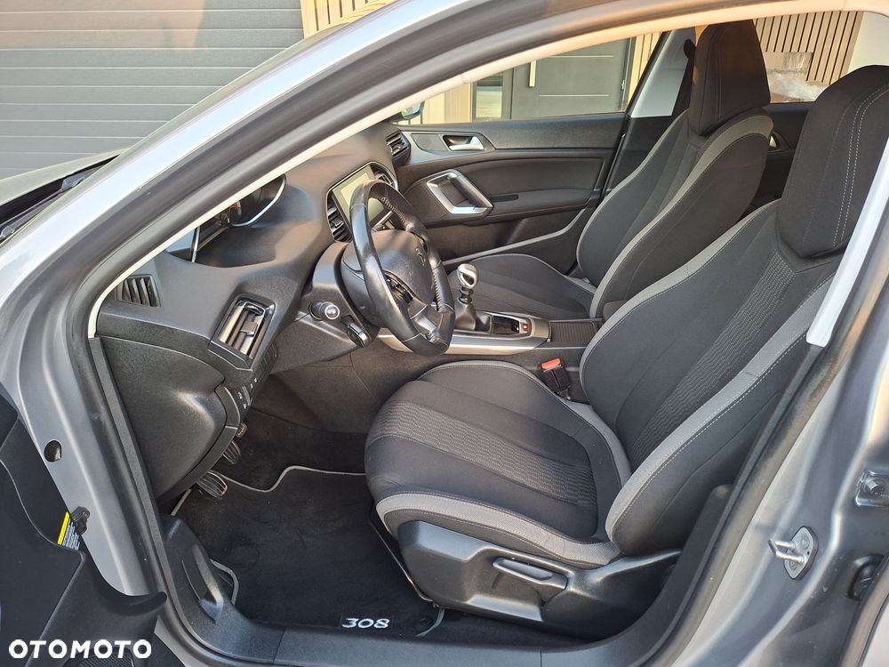 Peugeot 308 - 11