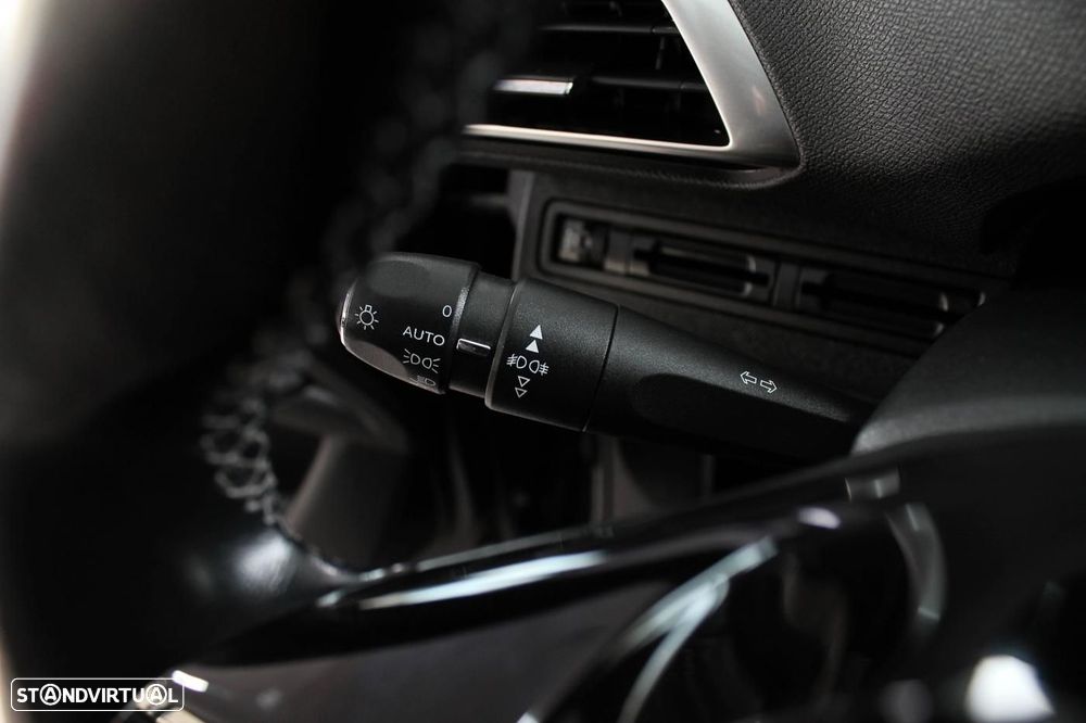 Peugeot 3008 1.5 BlueHDi Allure - 22
