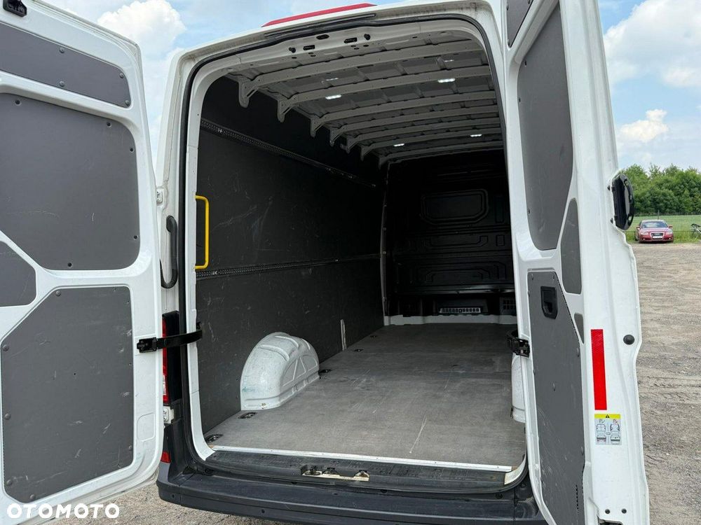 Volkswagen Crafter - 13