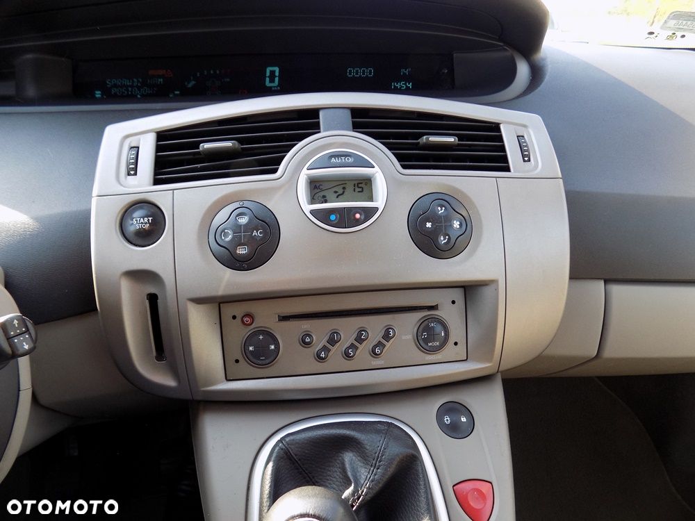 Renault Scenic 1.6 16V Luxe Privilege - 26