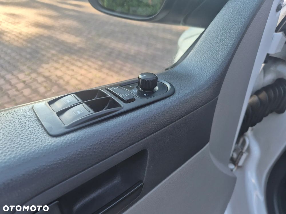 Volkswagen T5 - 29