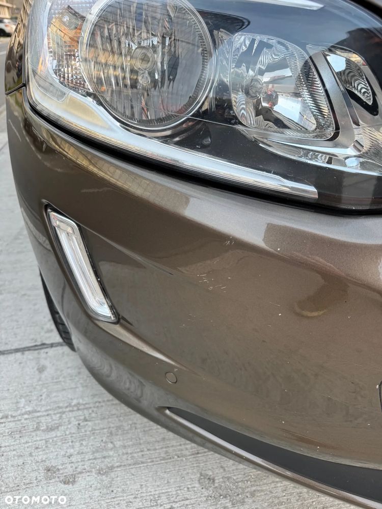 Volvo XC 60 D5 AWD Momentum - 22