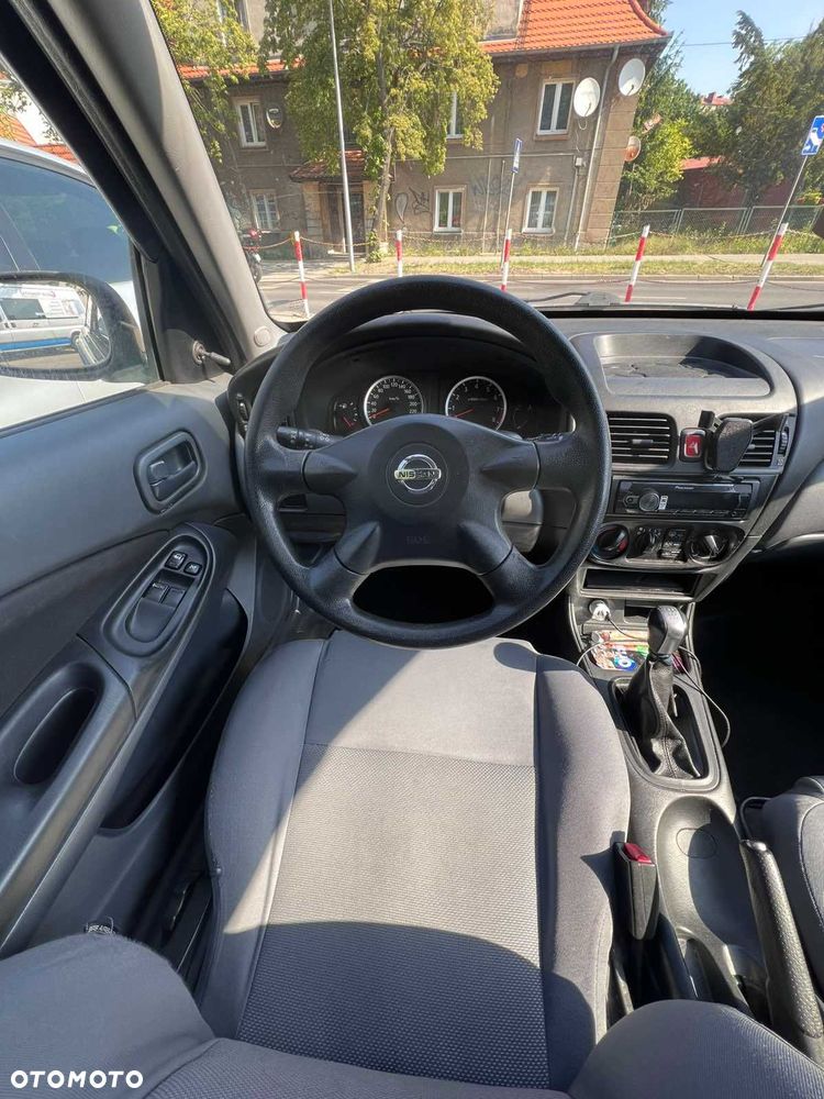 Nissan Almera - 5
