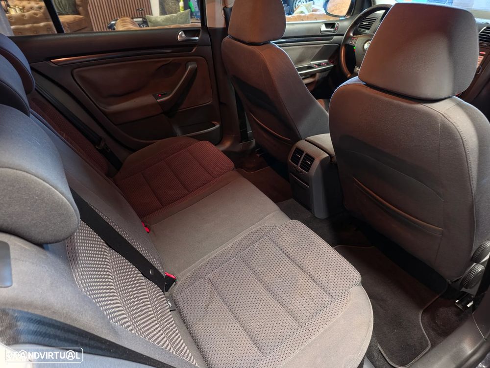 VW Golf 2.0 TDi GT Sport DSG - 17