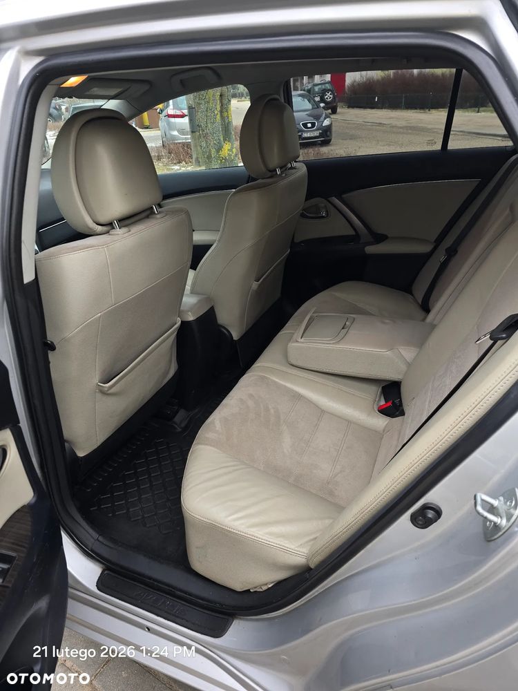 Toyota Avensis 2.0 D-4D Premium - 8