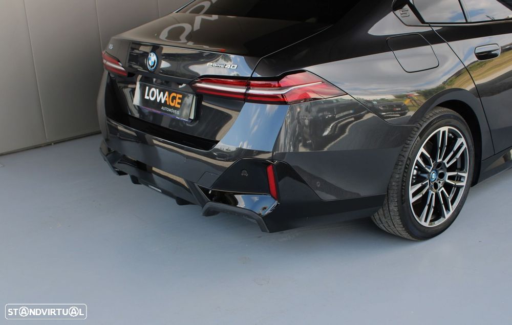 BMW i5 eDrive40 Pack Desportivo M - 37