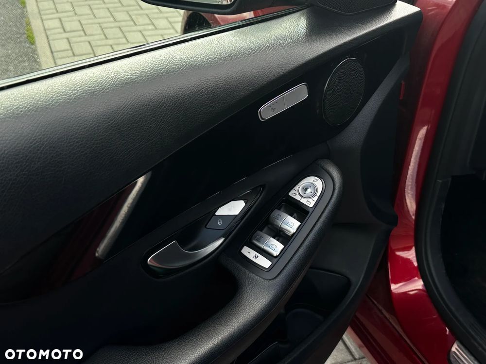 Mercedes-Benz Klasa C 220 d 4-Matic 7G-TRONIC - 17