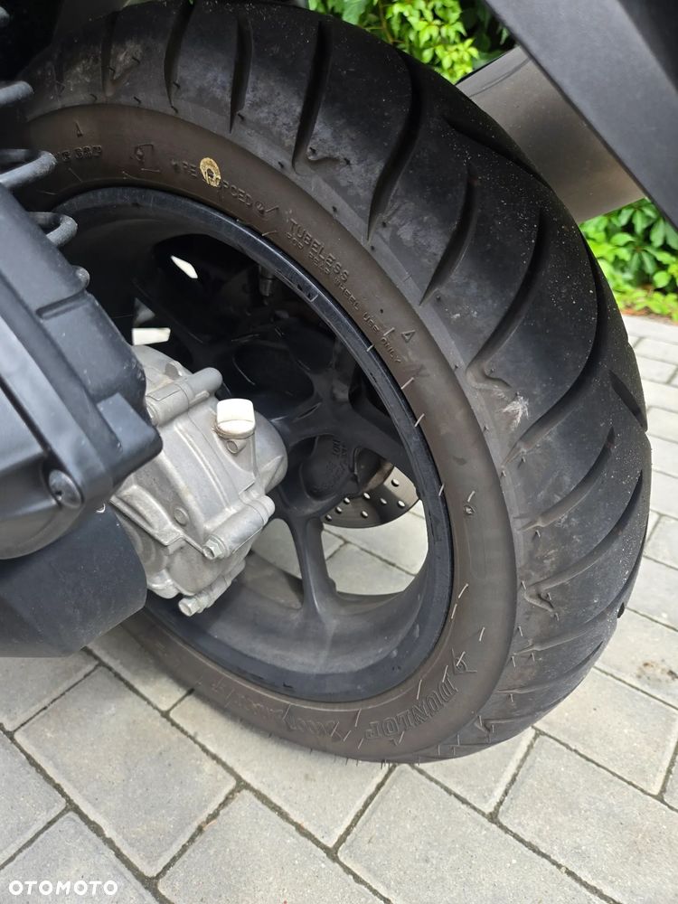 Yamaha NMAX - 11