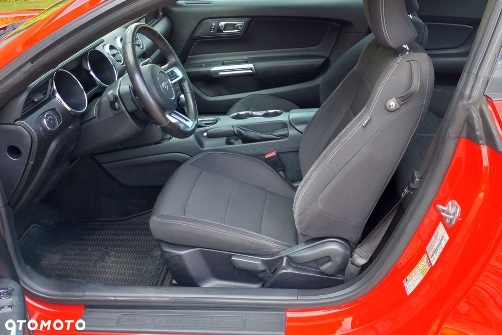 Ford Mustang 3.7 V6 - 12