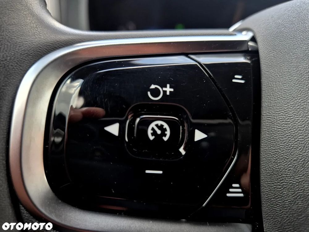 Volvo XC 60 B4 D AWD Ultimate Dark - 23