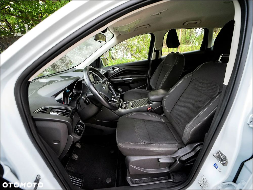 Ford Kuga - 17
