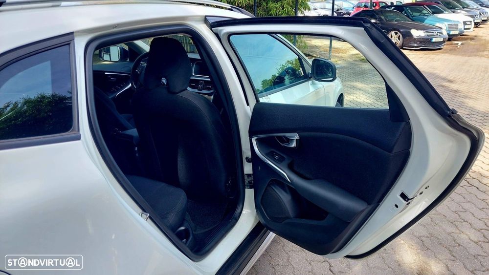 Volvo V40 Cross Country 2.0 D2 Summum - 10