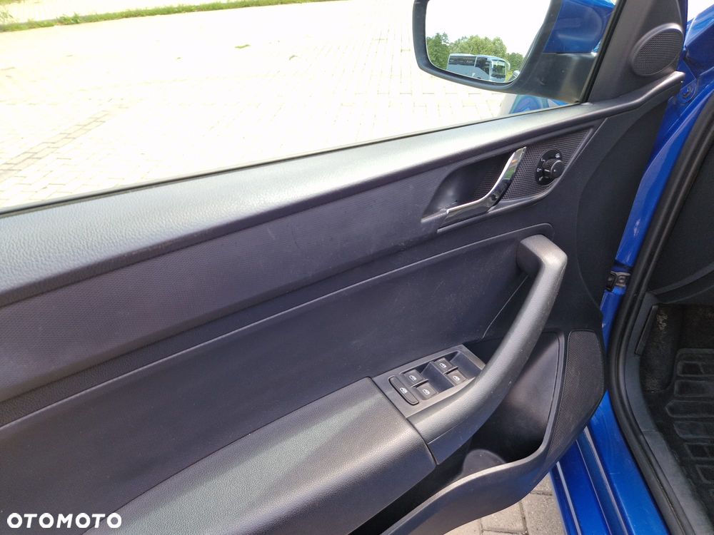 Skoda RAPID 1.2 TSI Ambition - 11