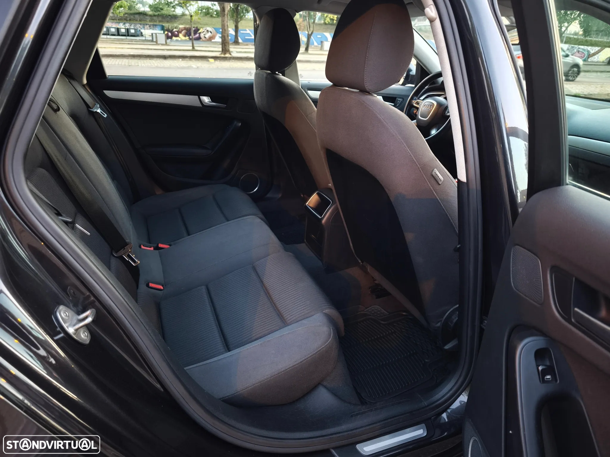 Audi A4 Avant 2.0 TDI Business Line Sport - 11