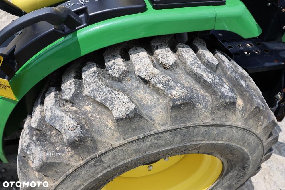 John Deere 2520 - 20