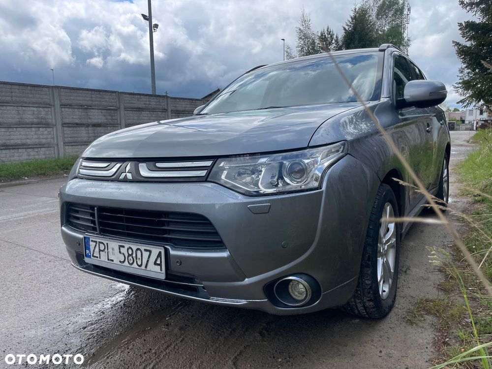 Mitsubishi Outlander 2.0 Instyle Navi - 8