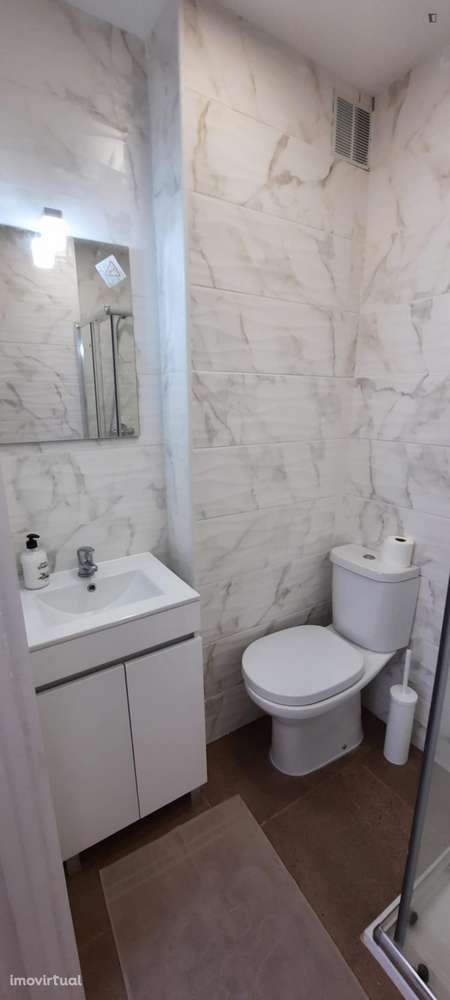 Quarto - localizado em Paranhos Porto - Grande imagem: 4/22