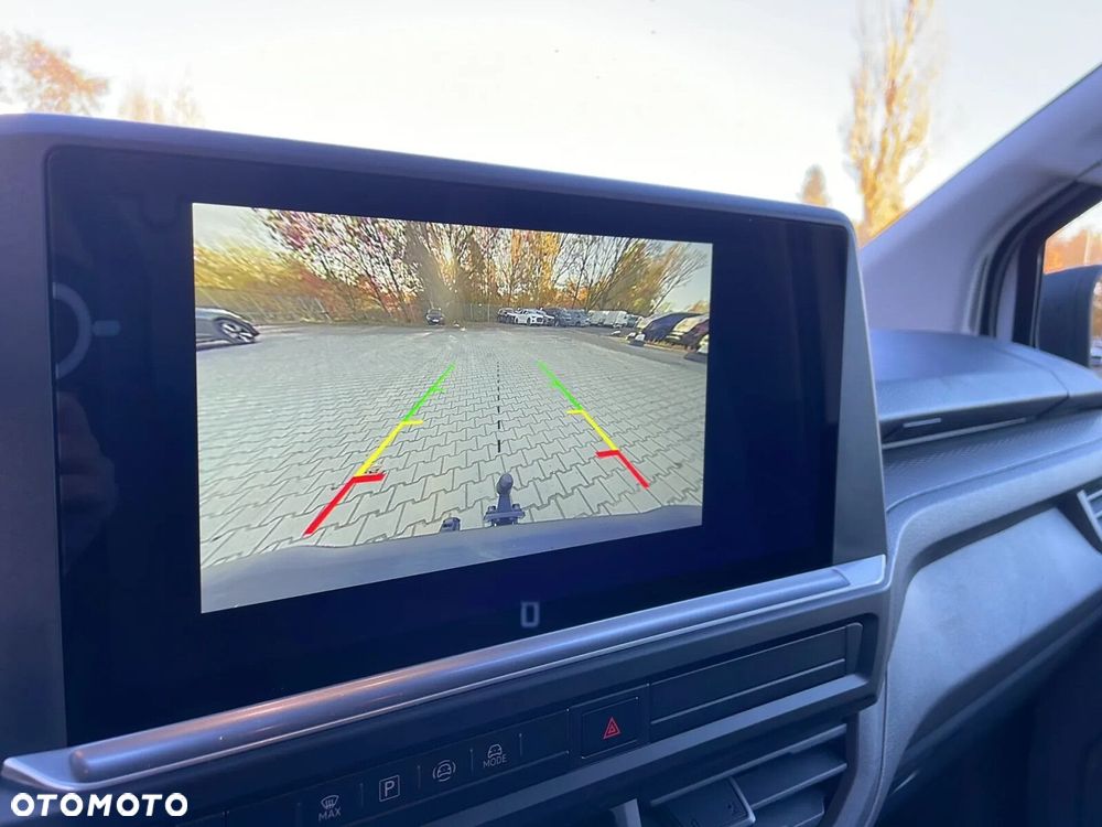 Volkswagen Transporter Furgon 2.0 TDI 150 KM manual r. o. 3500 - 17