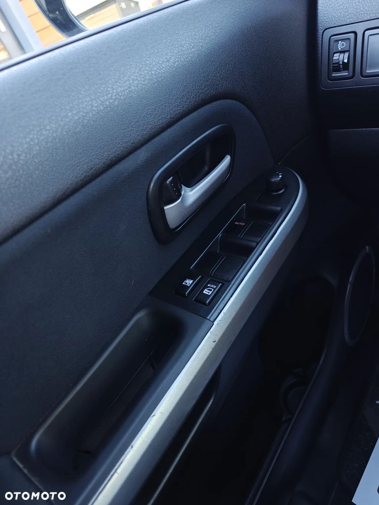 Suzuki Grand Vitara - 11
