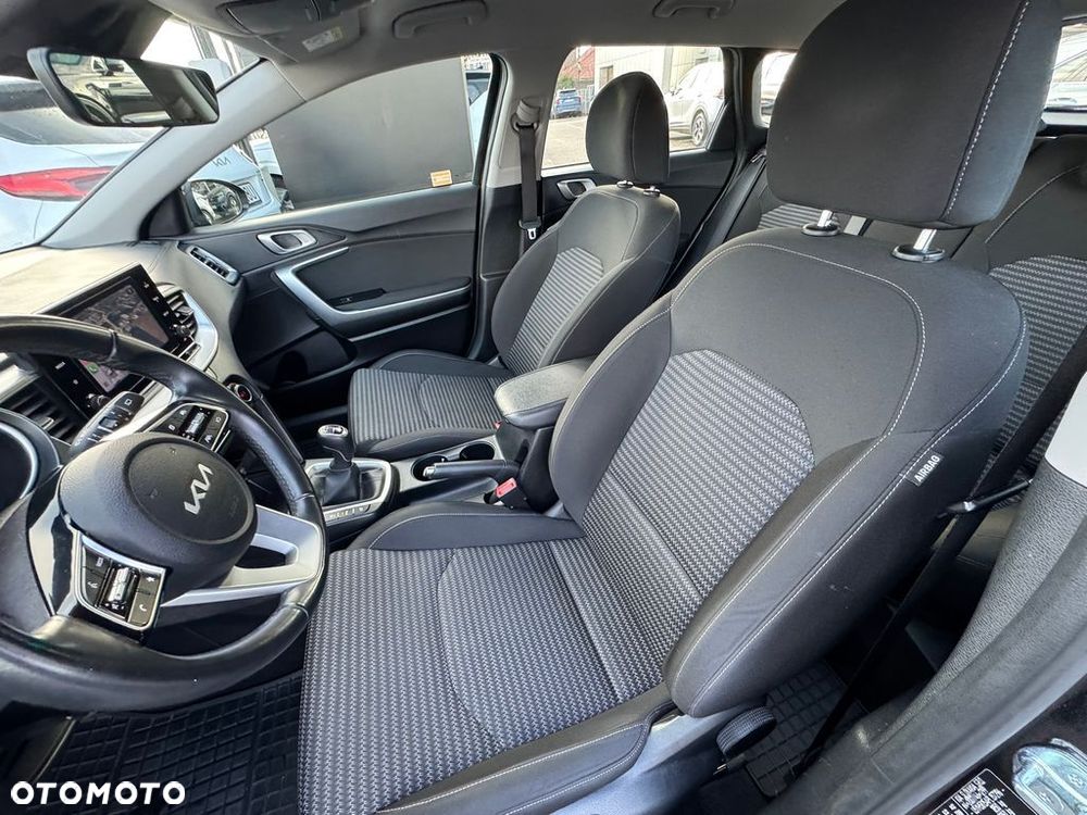 Kia Ceed 1.5 T-GDI M - 10