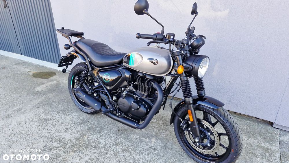 Royal Enfield HNTR - 18