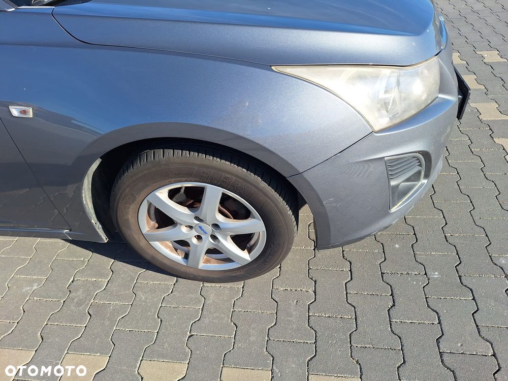 Chevrolet Cruze 1.8 LT+ - 9