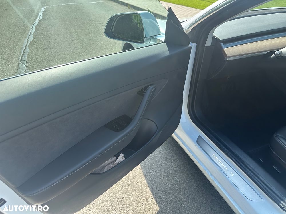 Tesla Model 3 - 16