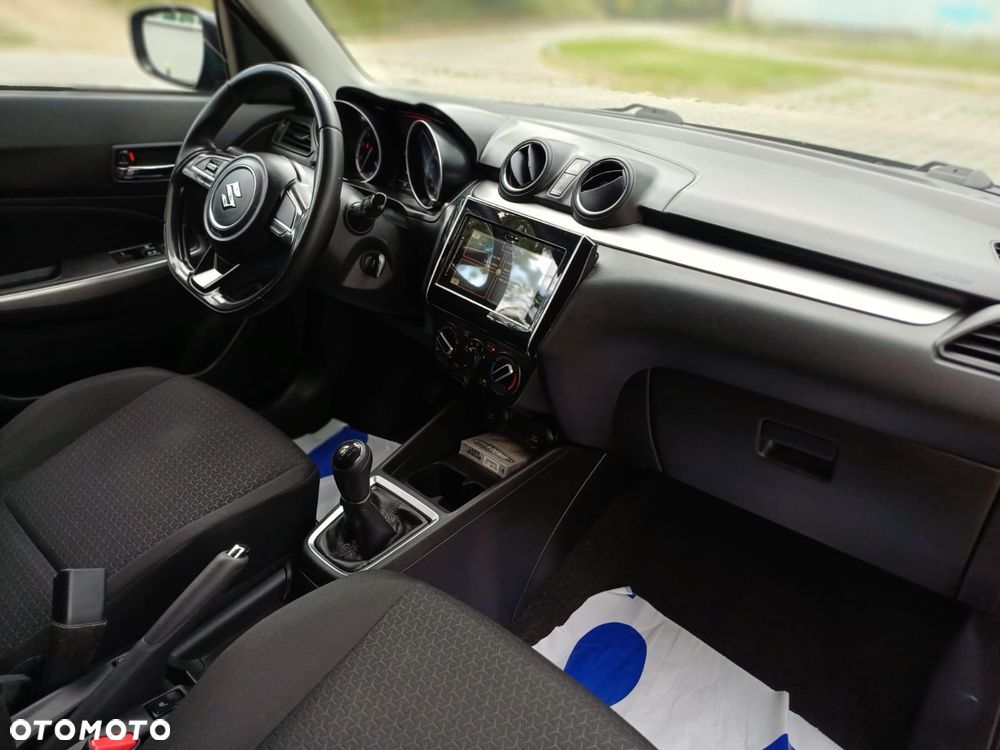 Suzuki Swift 1.2 Premium Plus - 8