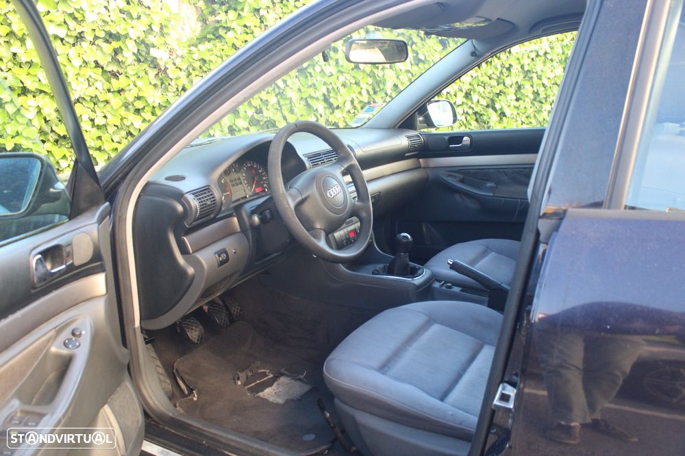 Audi A4 Avant 1.6 Ambiente - 6