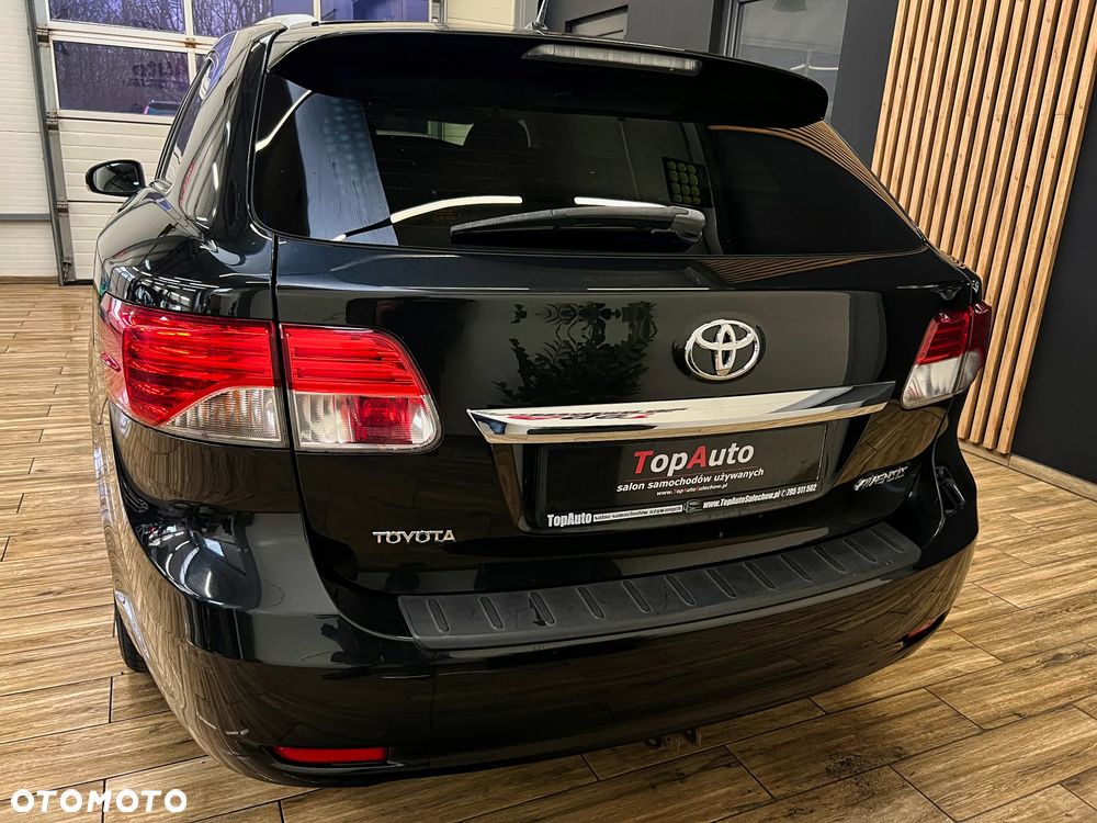 Toyota Avensis 1.8 Premium - 11