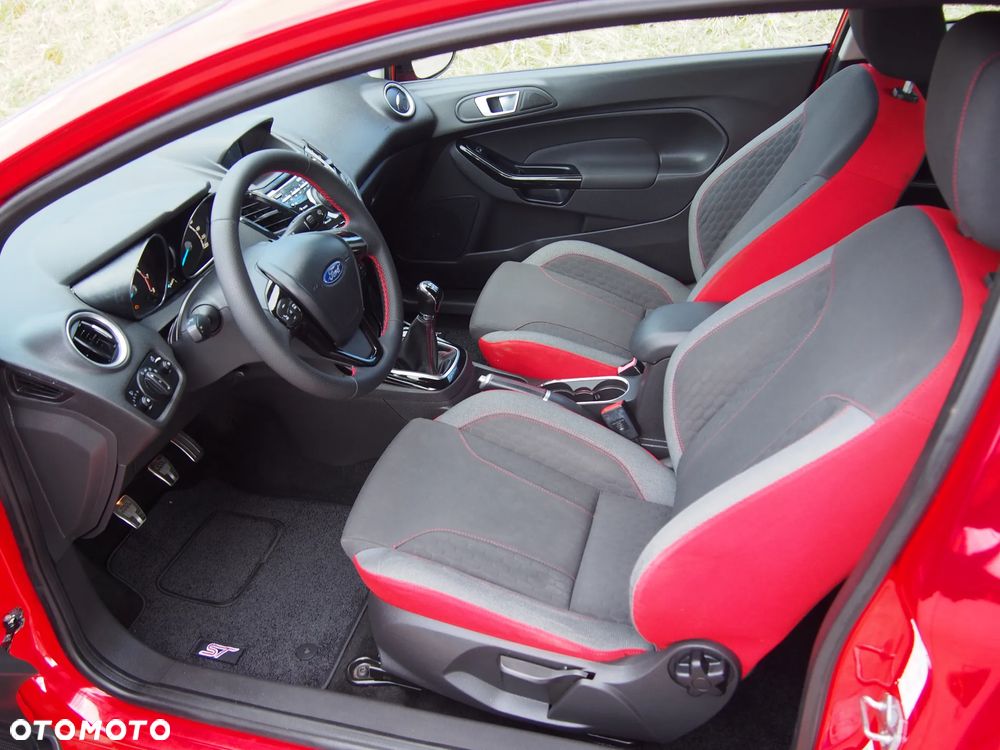 Ford Fiesta 1.0 EcoBoost STart-Stop Titanium - 25