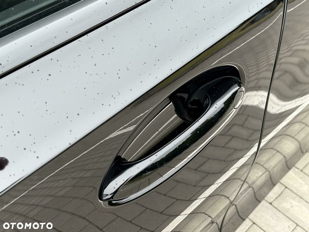 BMW Seria 3 320d Sport Line - 28