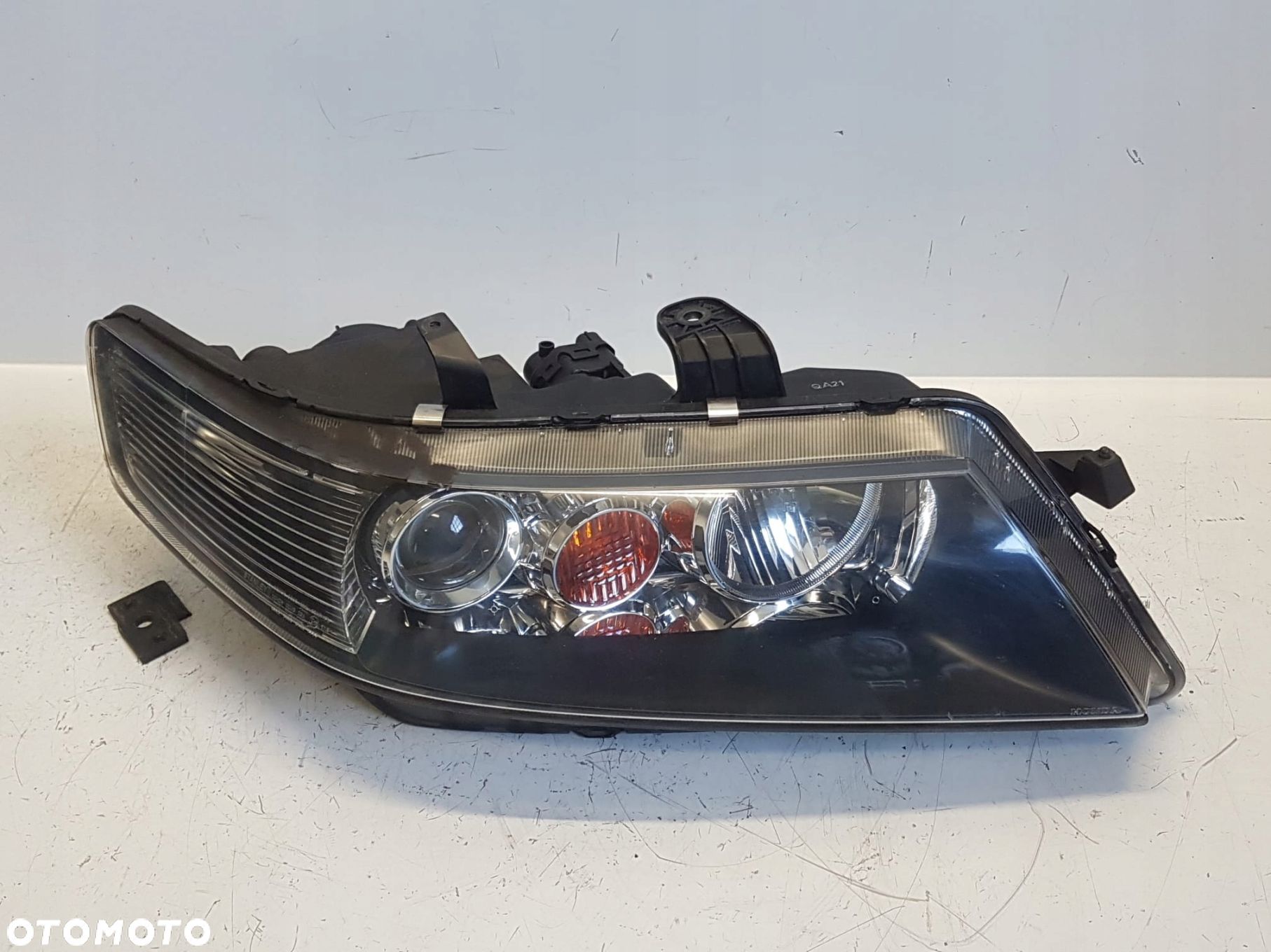 ACCORD VII 02- LAMPA PRAWA PRZÓD EUROPA STANLEY - 1