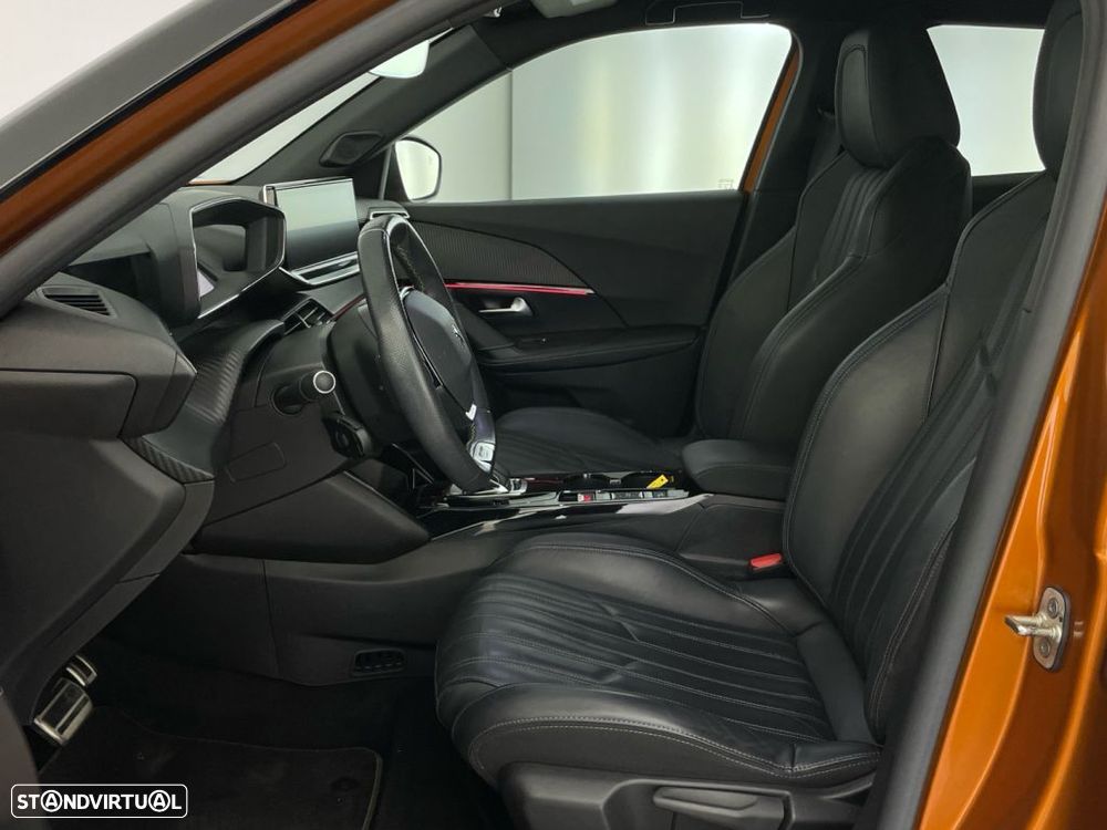 Peugeot e-2008 50 kWh GT - 11