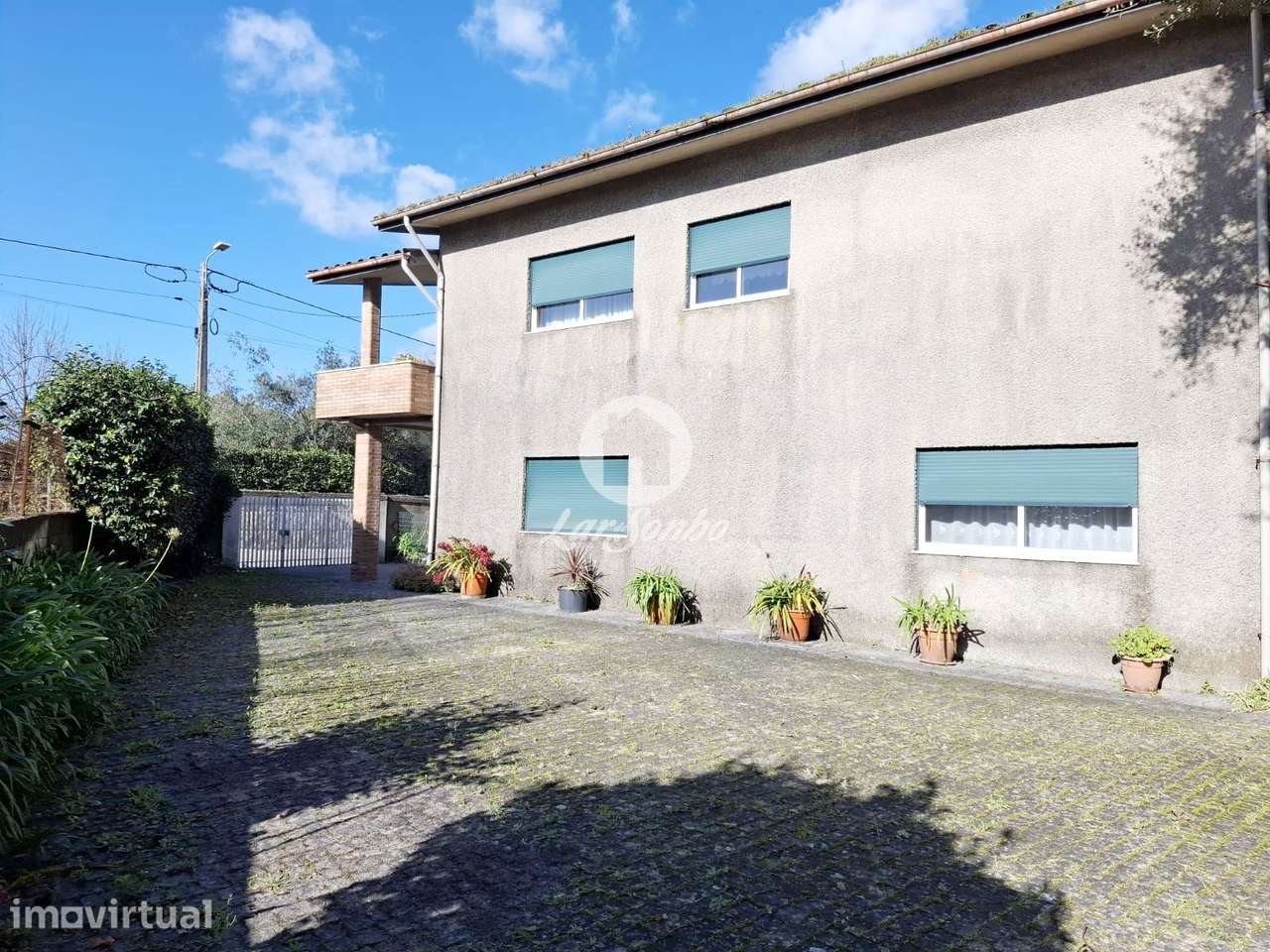 Moradia T4 com Terreno e Garagem Fechada em Santo Tirso - Grande imagem: 2/15