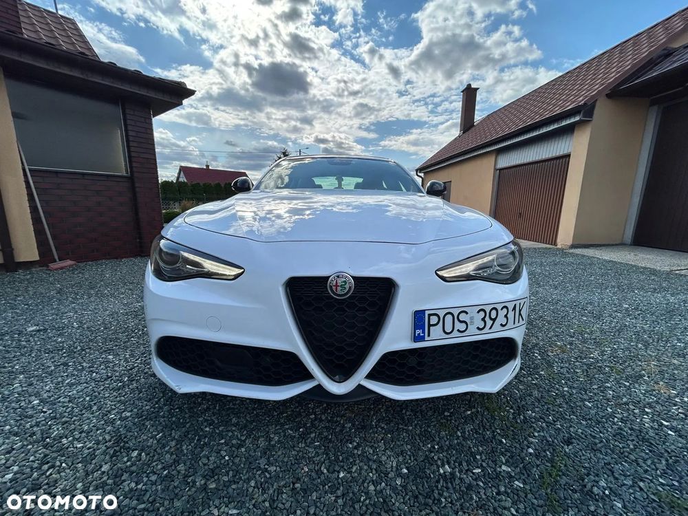Alfa Romeo Giulia 2.0 Turbo 16V AT8 Veloce Ti - 3