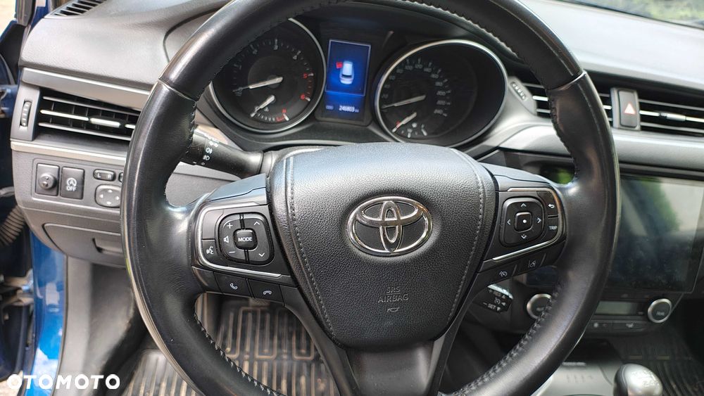 Toyota Avensis - 8