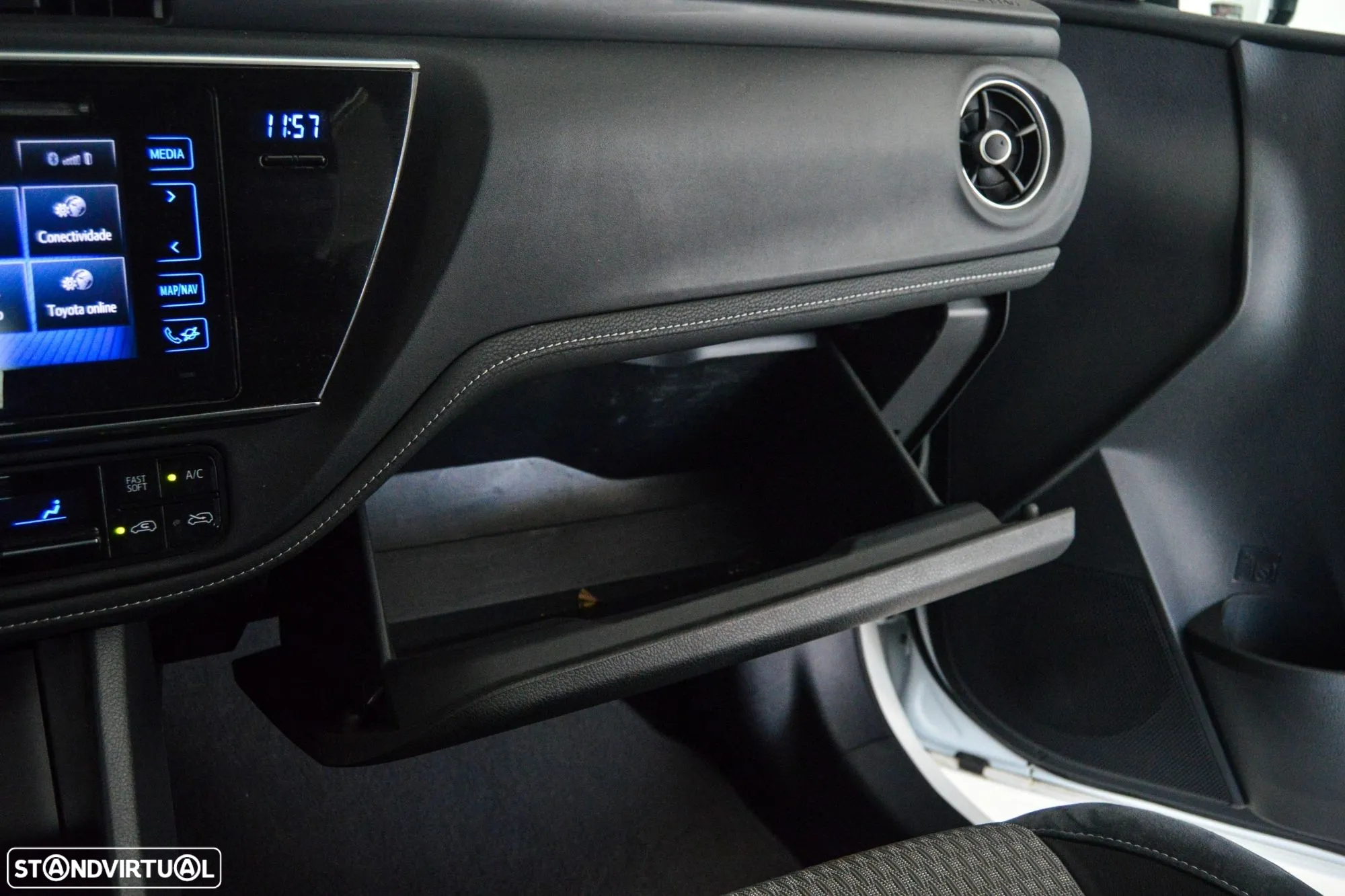 Toyota Auris 1.4 D-4D Comfort - 44