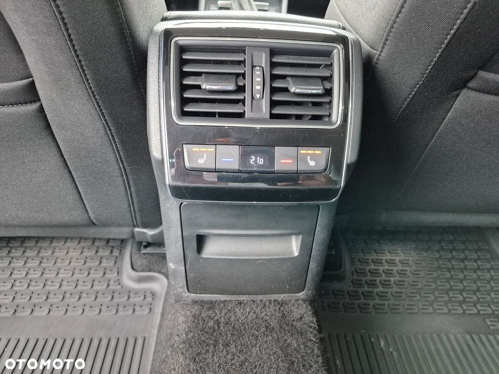 Skoda Superb 2.0 TDI SCR Style DSG - 25