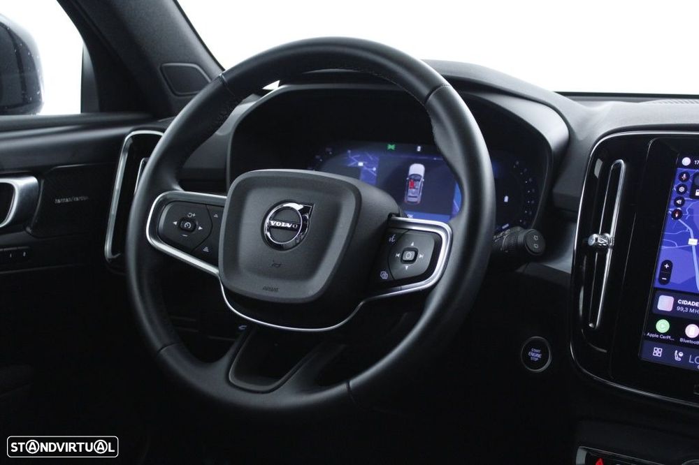Volvo XC 40 2.0 B3 Plus Dark - 17