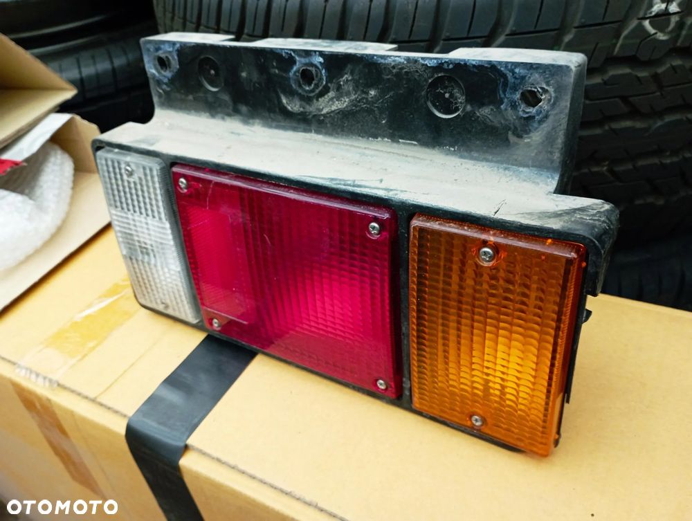 LAMPA TYLNA prawa ISUZU L35,N35,M21,P65,P75 - 1
