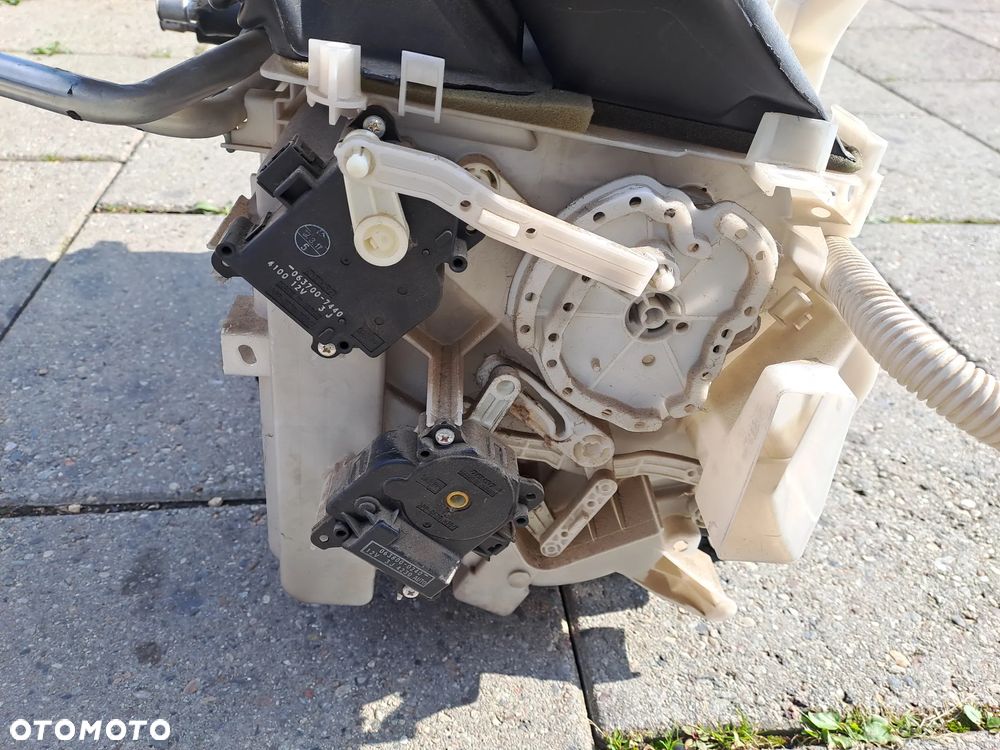 Toyota Prius II nagrzewnica dmuchawa Denso 87050-47100  443110-8773 - 3