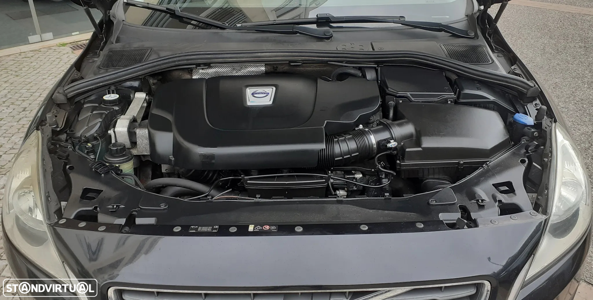 Volvo V60 2.0 D3 Momentum - 17
