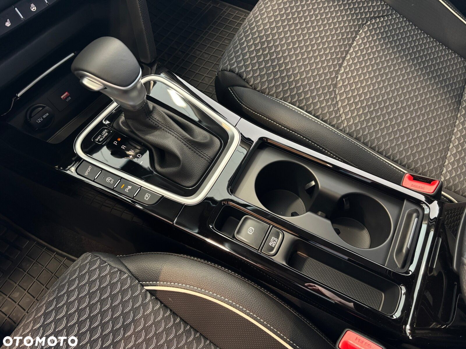 Kia Ceed - 9